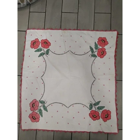 Vintage Square White Tablecloth Red Poppy Floral Embroidery Crochet Trim 42