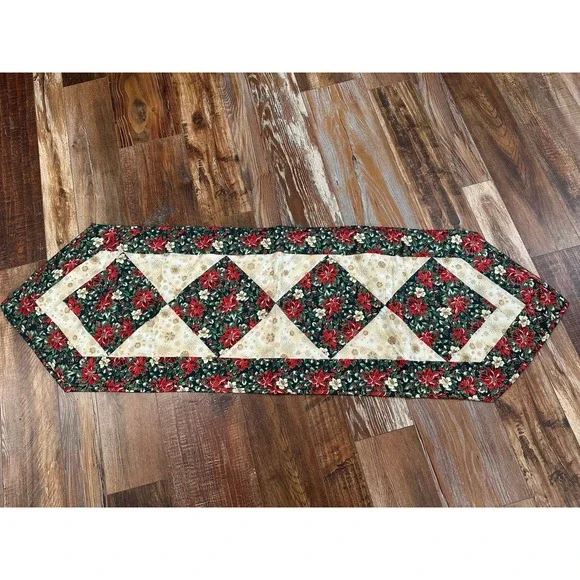 Quilted Christmas Table Runner Poinsettia‎ Holiday Centerpiece Red Green Gold