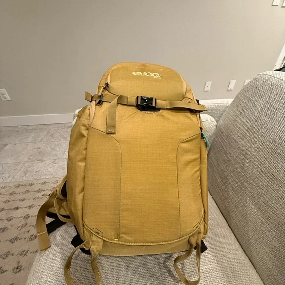 Evoc Capture 18l (Heather Gold)