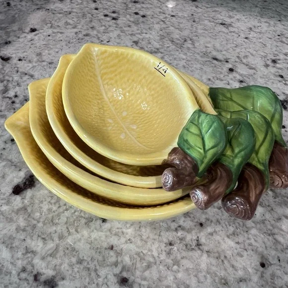 RARE! SUR LA TABLE Lemon Shape Ceramic Nesting Measuring Cups (Set of 4) Mint