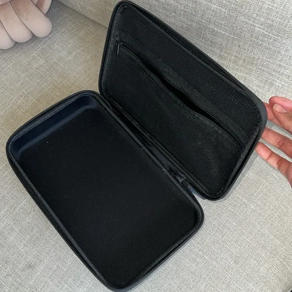 Hard shell camera storage case