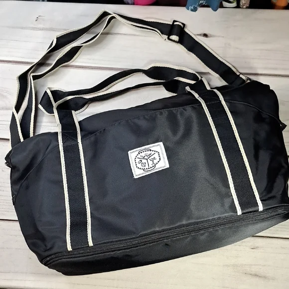 Black Duffel Bag with Extendable Drop Bottom