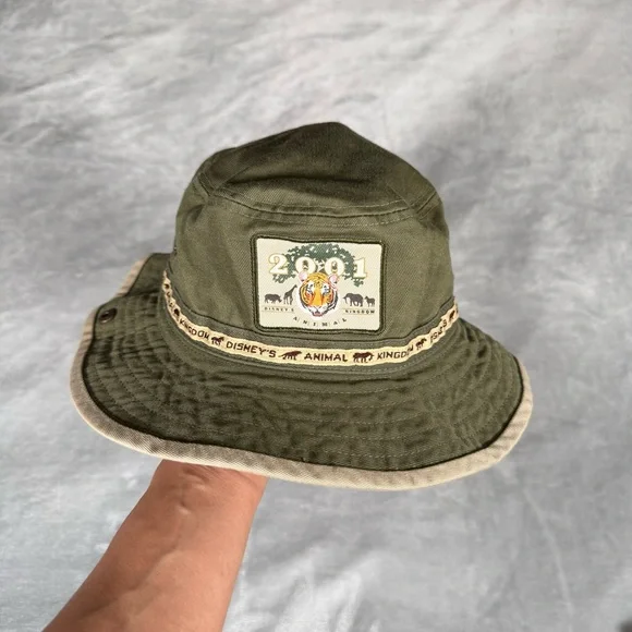 Vintage Disney Animal Kingdom Bucket Hat Boys Youth Large Y2K 2001