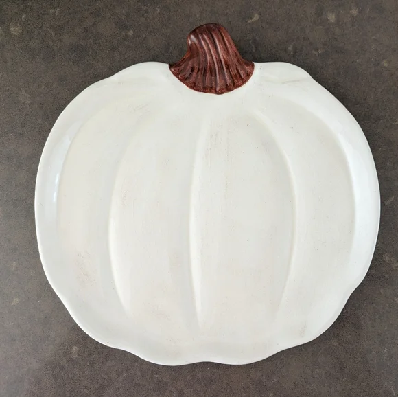 Sur la Table White Autumn Pumpkin Earthenware Plate - holiday decor