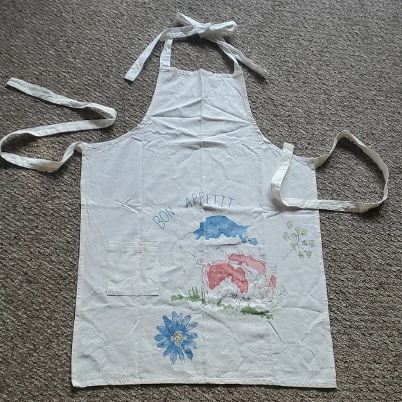 Sur La Table White Apron with Farm Pigs Design 