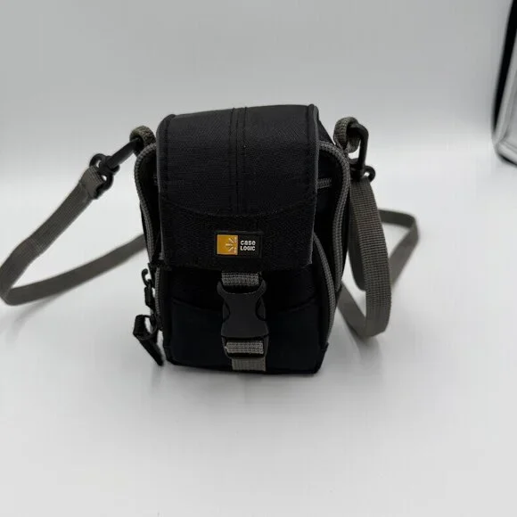 Case Logic Soft Padded Digital Camera Bag/Holder w/3 Zipped pockets, Black, Good