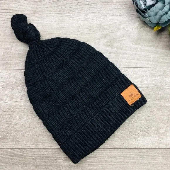 NEW CHUNKY KIDS BLACK BEANIE