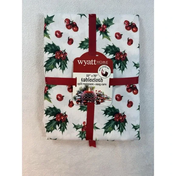 HOLIDAY HOLLY LEAVES BERRIES 100% Poly FABRIC TABLECLOTH 52