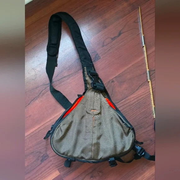 Camera bag MINT Condition! Summer vacay ready for your great trips! ❤️💋🔥