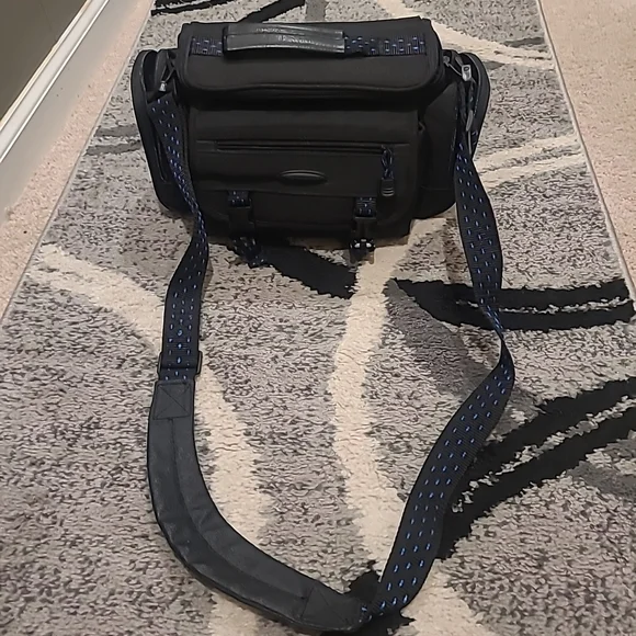 Vintage Black Samsonite Camera Bag W/blue Dots And Strap