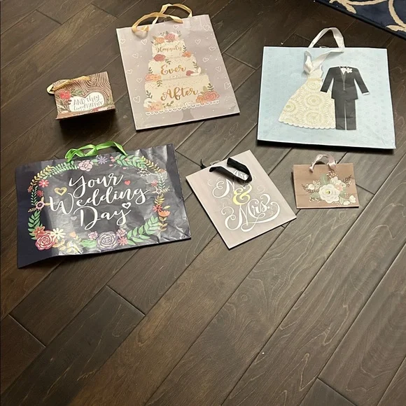 Festive Wedding Gift Bags Set of 6 (assorted sizes)