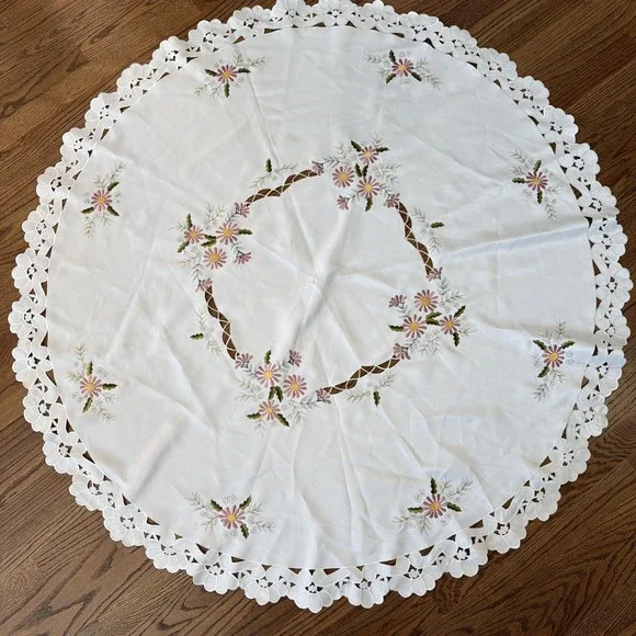 Vintage Round Table Topper Embroidered Floral Lace Doily White Cottage Decor
