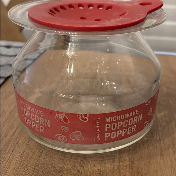 Sur La Table Microwave Popcorn Popper with Red Lid