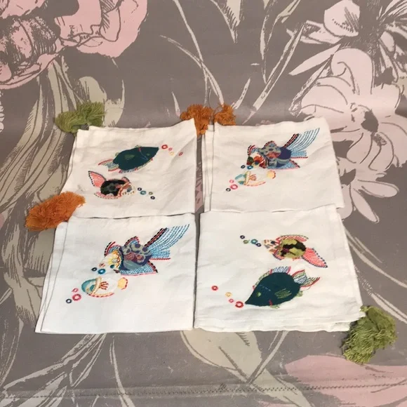Anthropologie Cream Color Embroidered Fish Linen Cloth Napkins 4 in Set