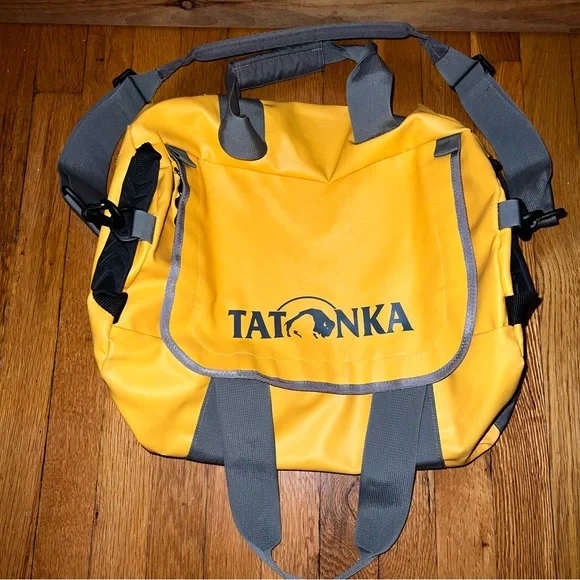Tatonka Barrel XS Travel bag with removable shoulder strap. Excellent condition.
