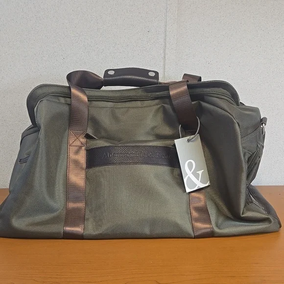 NWT Abercrombie & Kent Large Travel Safari Army Green And Brown Duffle Bag