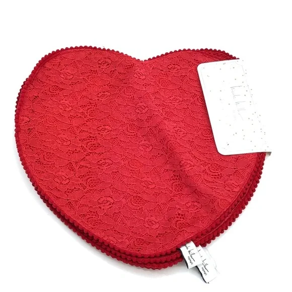 Nicole Miller Home Heart Shaped Red Lace Pom Pom Border Placemats Set of 4 NWT