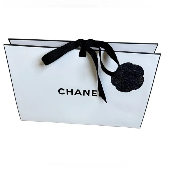 Chanel - Gift Packaging with Stuffing & Envelope for Card - Black &‎ White