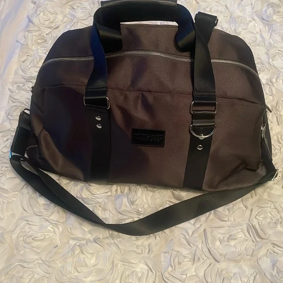 Verse PARFUMS Sage Green nylon bag