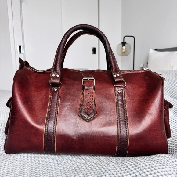 Mahogany Brown Leather Duffel Bag Travel Pattern Lining Classic Side Pockets