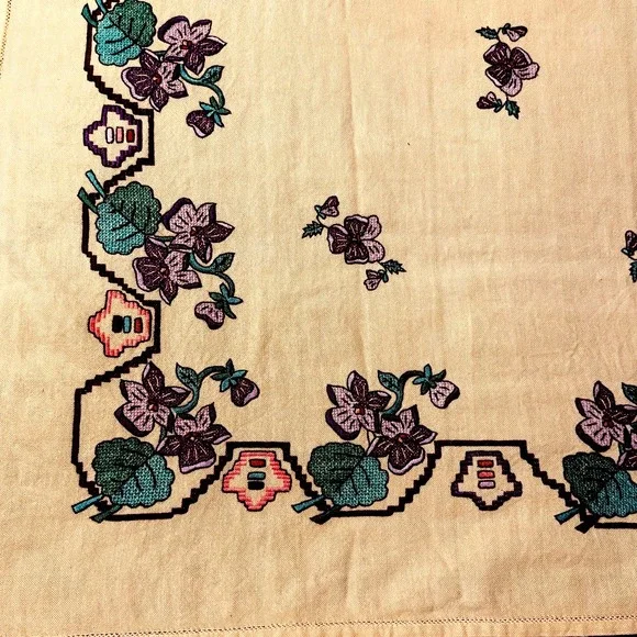 Vtg Cross Stitch Tablecloth Flowers Purple Forget Me Not Yellow Embroidered Hand