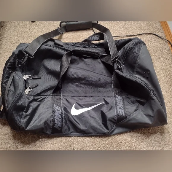 Nike Training Duffle Bag Black Swoosh Travel Duffel Gym Overnight
