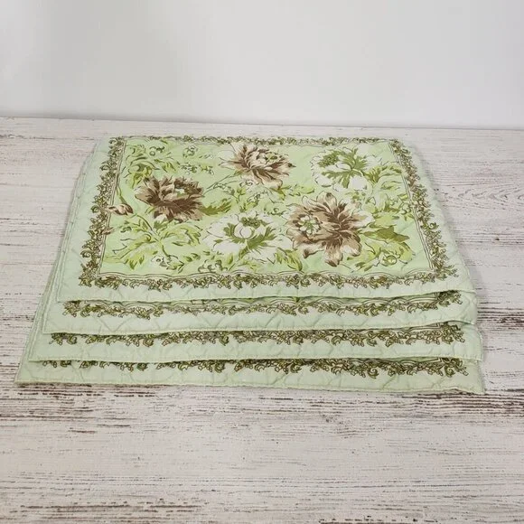 4 Quilted Green Floral Placemats 12
