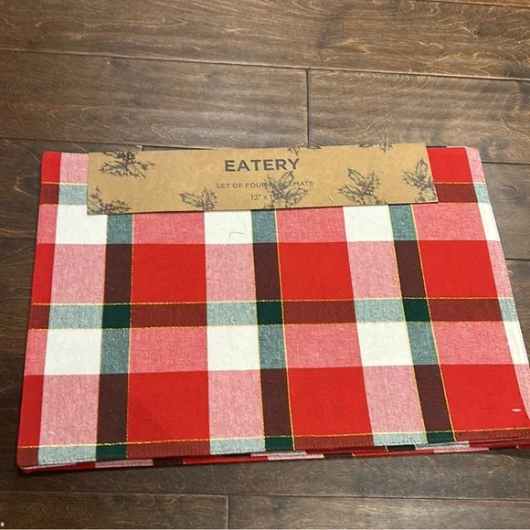 Beautiful Christmas Placemats Set Of 4 Red Green Plaid Lurex Gold