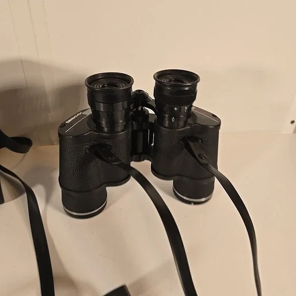 Tasco Binoculars 4000 CRZ 7x35mm Lens Zip Focus‎ Black 420ft 1000 Yards W/Case