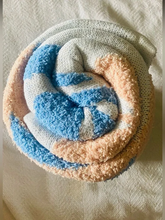 Pillowfort Chenille Throw - with multicolors