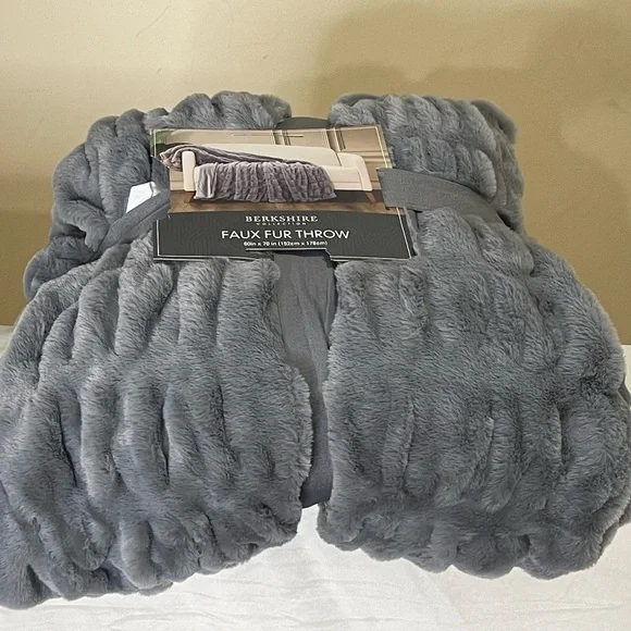 Berkshire Faux Fur Throw in Gray