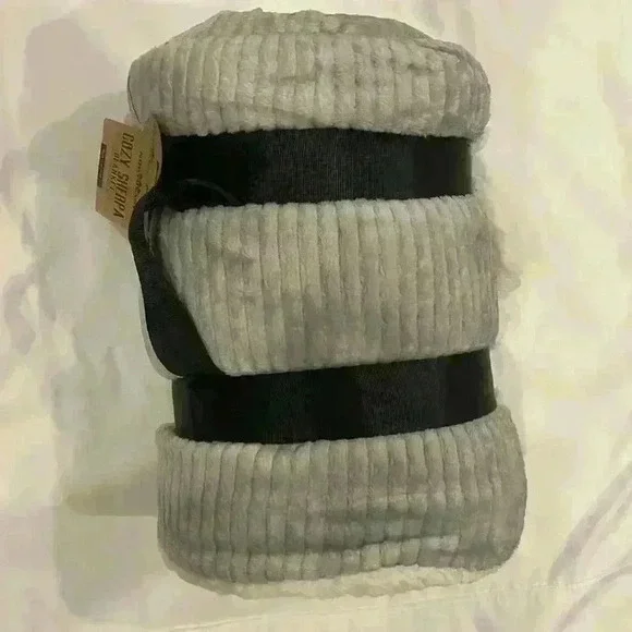Northeast Outfitters Cozy Cabin Ribbed Sherpa Blanket