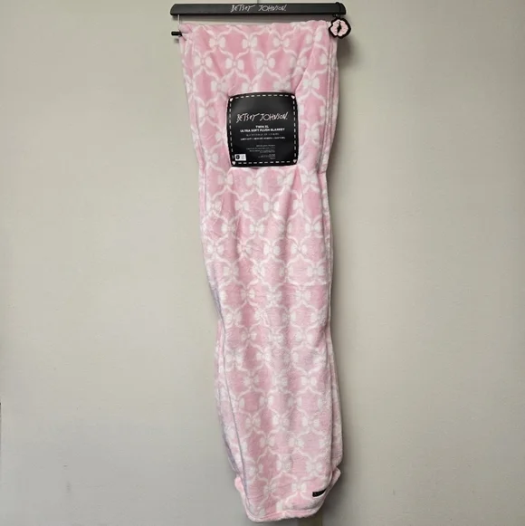 Betsy Johnson Ribbon Bows Twin XL Ultra Soft Plush Throw Blanket Pink