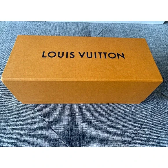 Authentic Louis Vuitton Gift Box Magnetic Closure 10.5 x4x4 in LV