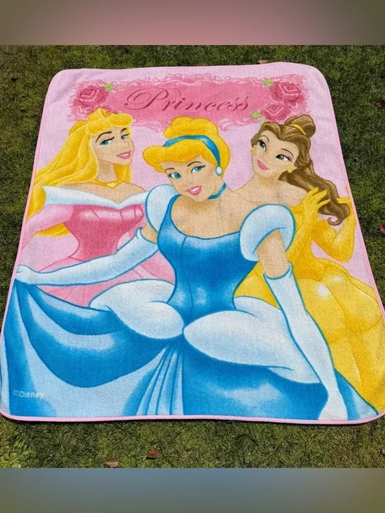 VTG Y2K Disney Princess Pink Fleece Blanket Cinderella Belle Aurora 50x59 GUC