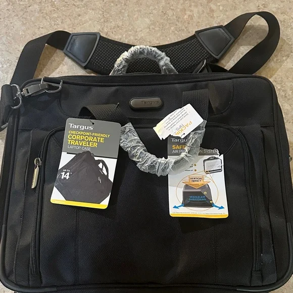 Targus Corporate Traveler Checkpoint-Friendly Carrying Case for 14