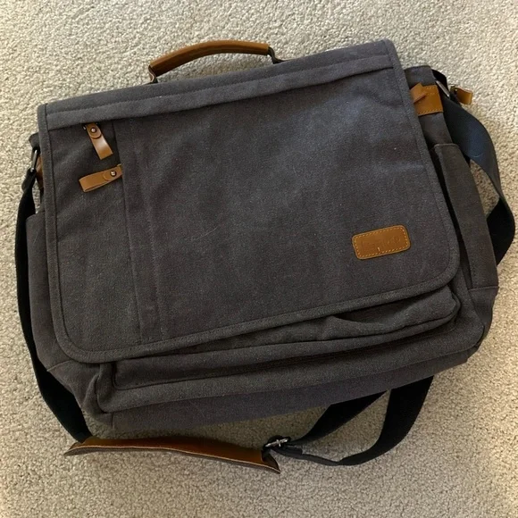 Esta Rer Laptop Satchel