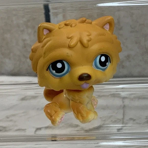 Hasbro‎ Littlest Pet Shop LPS #117 Chow Dog Brown Gold Blue Eyes