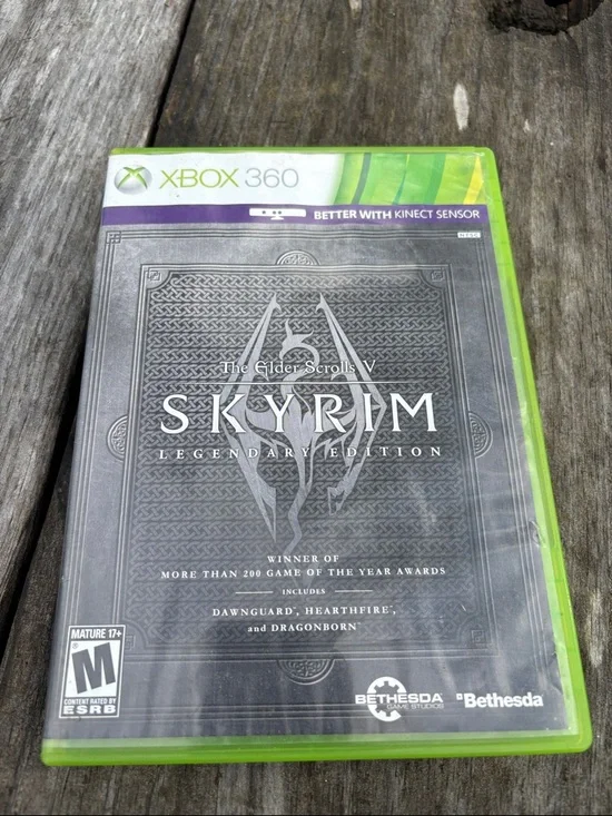 Xbox 360 Skyrim Legendary Edition (Black) - Bethesda