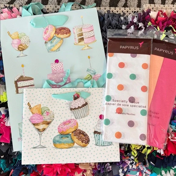🆕Papyrus 2 Gift Bags And 2 Packages Of Tissue Paper