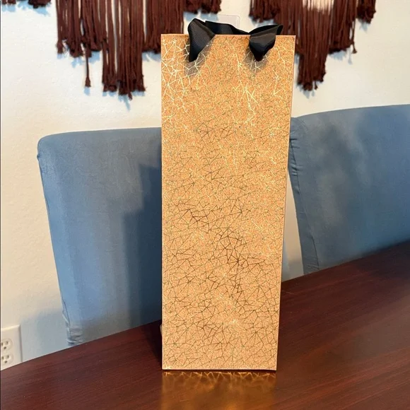 🆕Papyrus Golden Cork Wine Bag