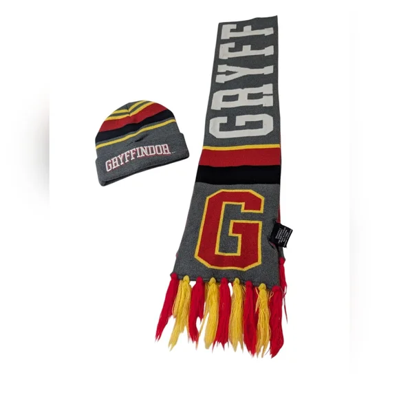 Harry Potter Gryffindor Kids Beanie and Scarf Set