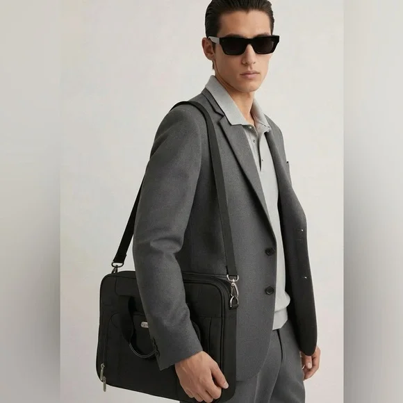 Targus Corporate Traveler Black Professional Laptop Briefcase Shoulder Strap EUC