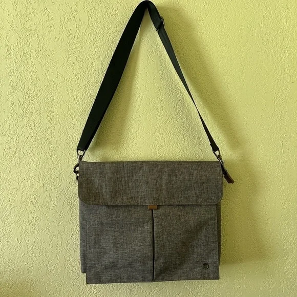 Pkg laptop/ iPad bag