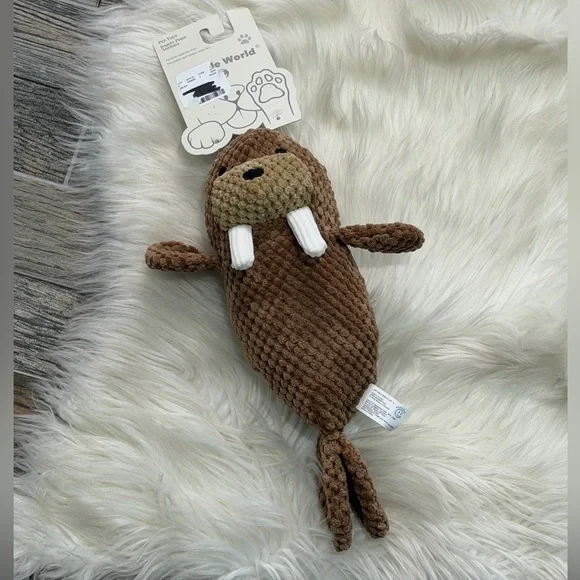 NWT Giftable World 9” Wolly Walrus Squeaker Dog Toy