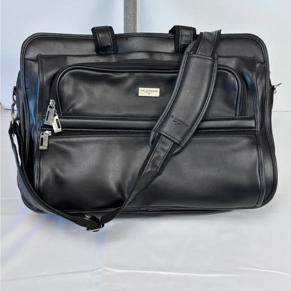 U.S. Luggage New York Black Messenger / Laptop Bag with Sleek Design Very Cool!