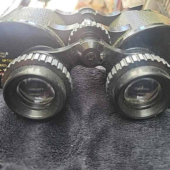 High-Performance Black Binoculars