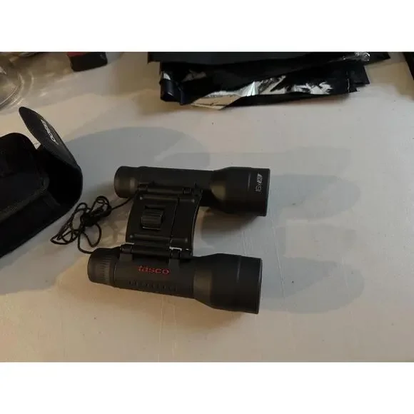 Tasco 16x32 Binoculars with Case Outdoor Sports See Distance Sightseeing