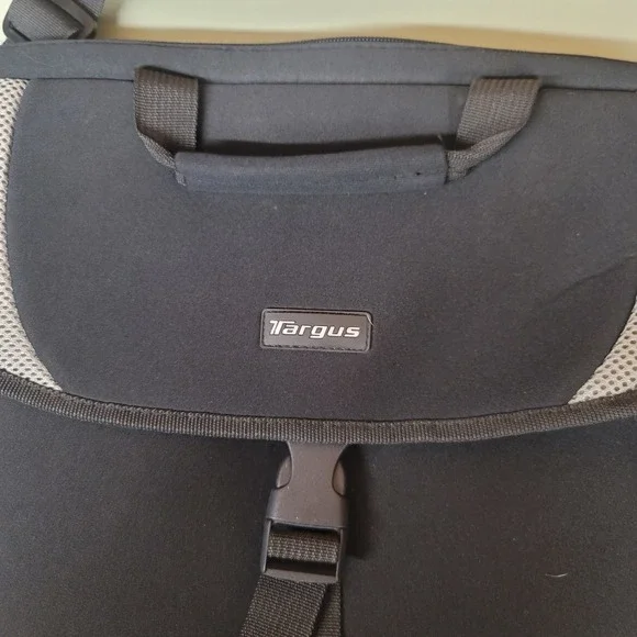 Targus Black Laptop Messenger Bag Padded Shoulder Strap Tech Briefcase Case 14