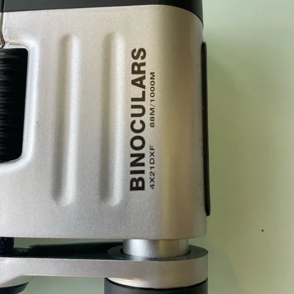 Vivitar binoculars 4 x 21 dxf Plus protection bag